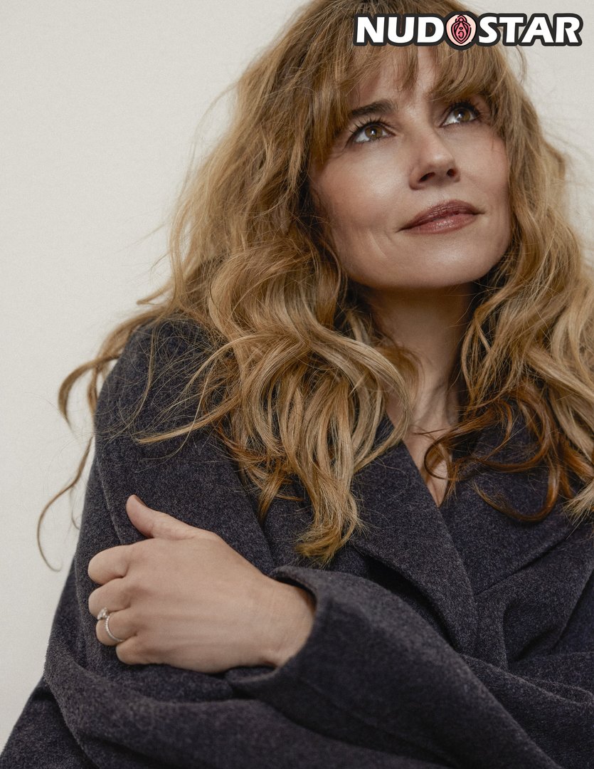 Linda_Cardellini Leaked Photo 16