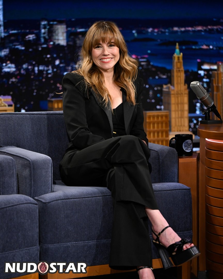 Linda_Cardellini Leaked Photo 7