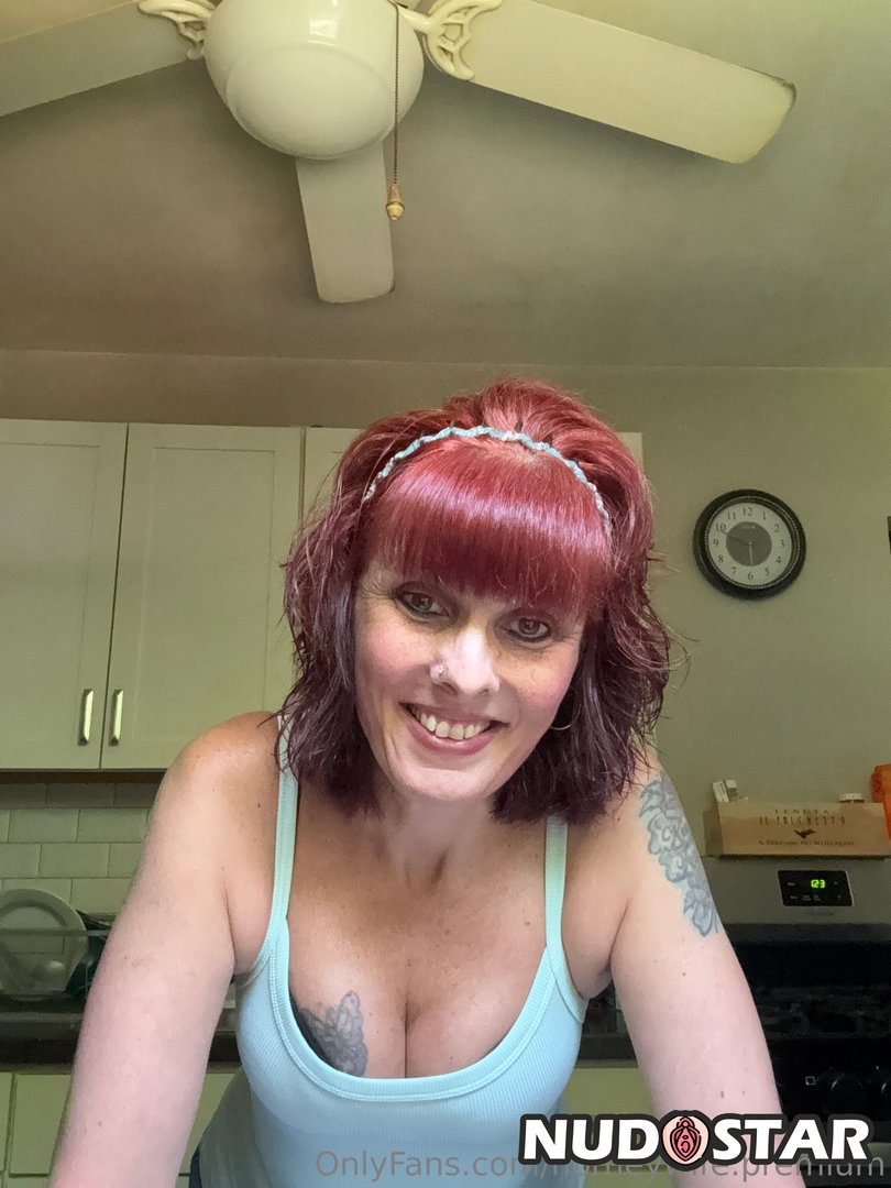 Horneywife_Premium Leaked Photo 17
