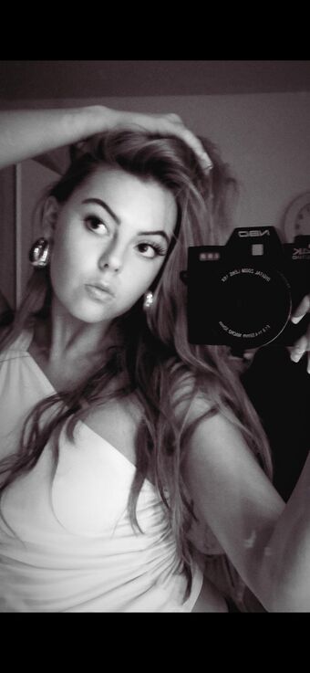 Maya_esw Nude Leaks OnlyFans Photo 1