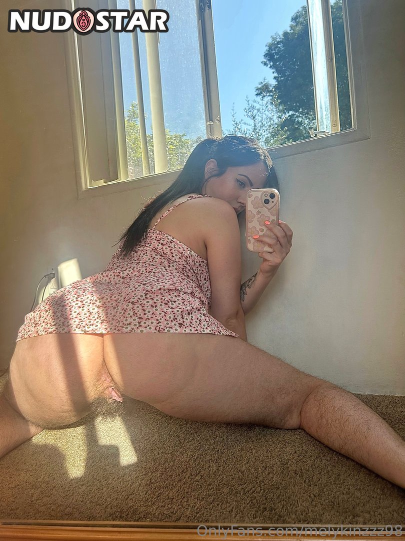 Melykinzzz98 Leaked Photo 20