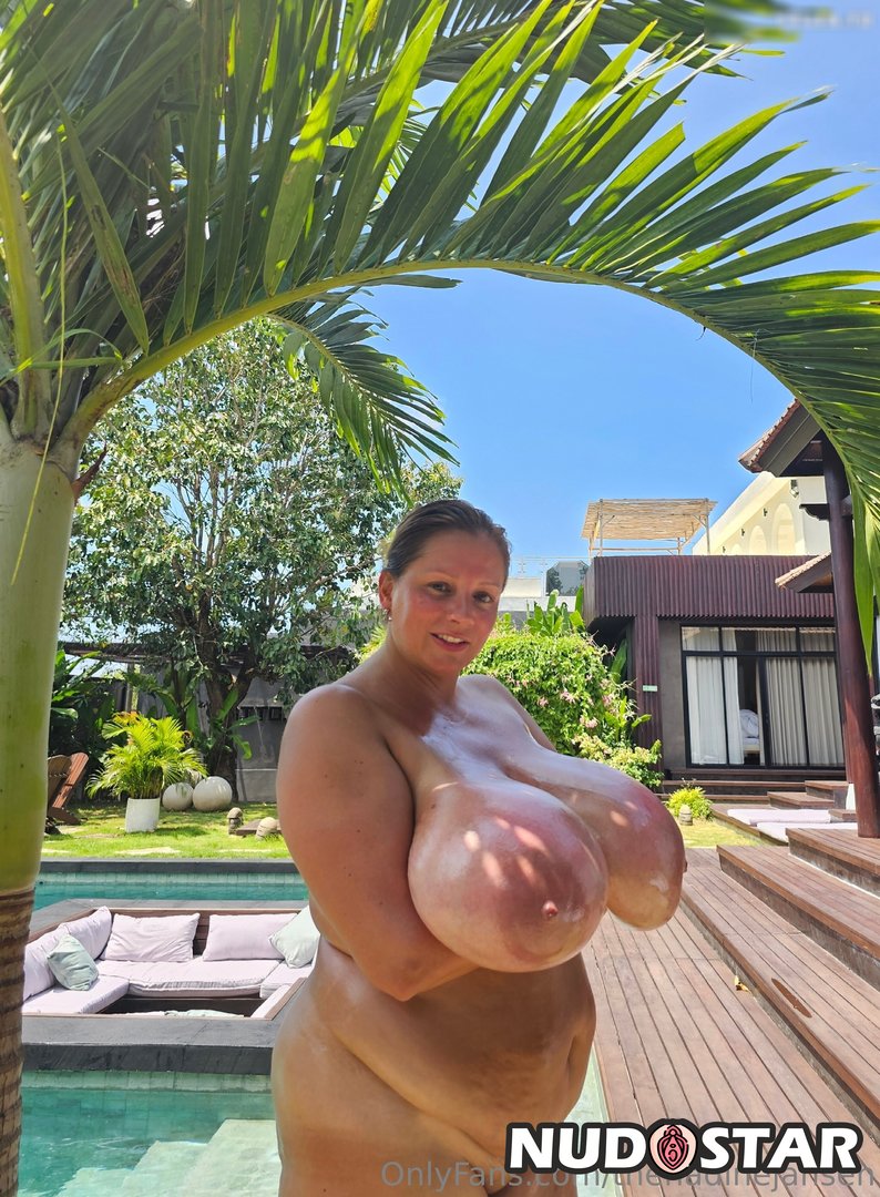 Nadine_Jansen Leaked Photo 22