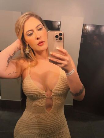 Nahzinhaa Nude Leaks OnlyFans Photo 40