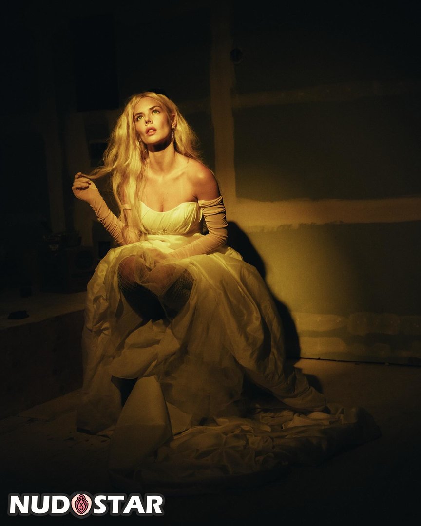 Samara_Weaving Leaked Photo 11