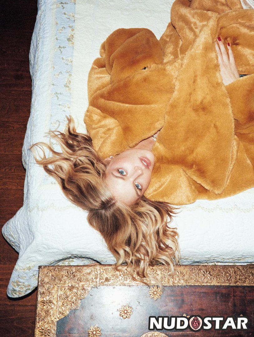 Samara_Weaving Leaked Photo 10