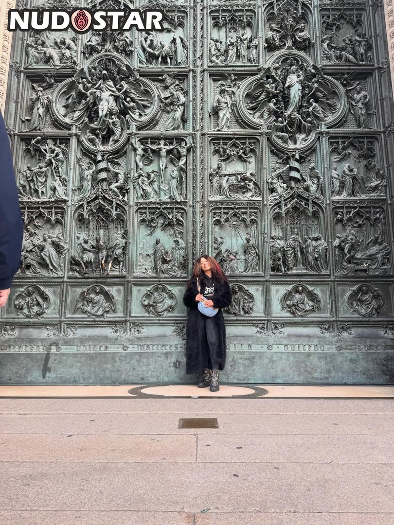 Sasha_Banks Leaked Photo 13