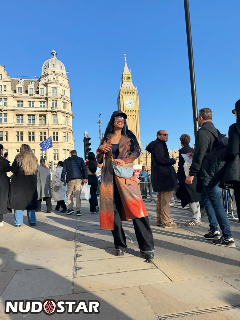 Sasha_Banks Leaked Photo 14