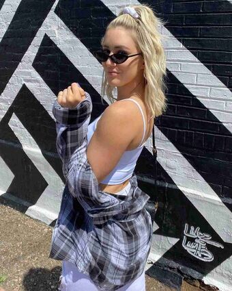 Shannon Henry Nude Leaks OnlyFans Photo 64