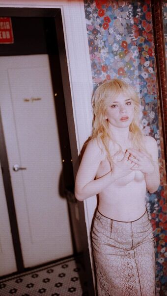 Sophie Thatcher Nude Leaks OnlyFans Photo 390