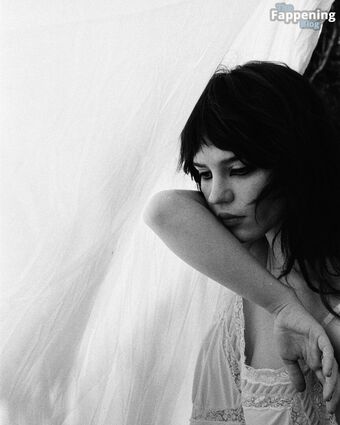 Sophie Thatcher Nude Leaks OnlyFans Photo 388