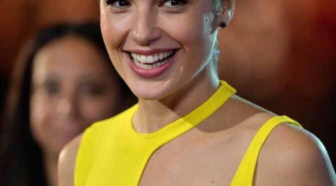 Gal Gadot Hot Collection (18 Photos)
