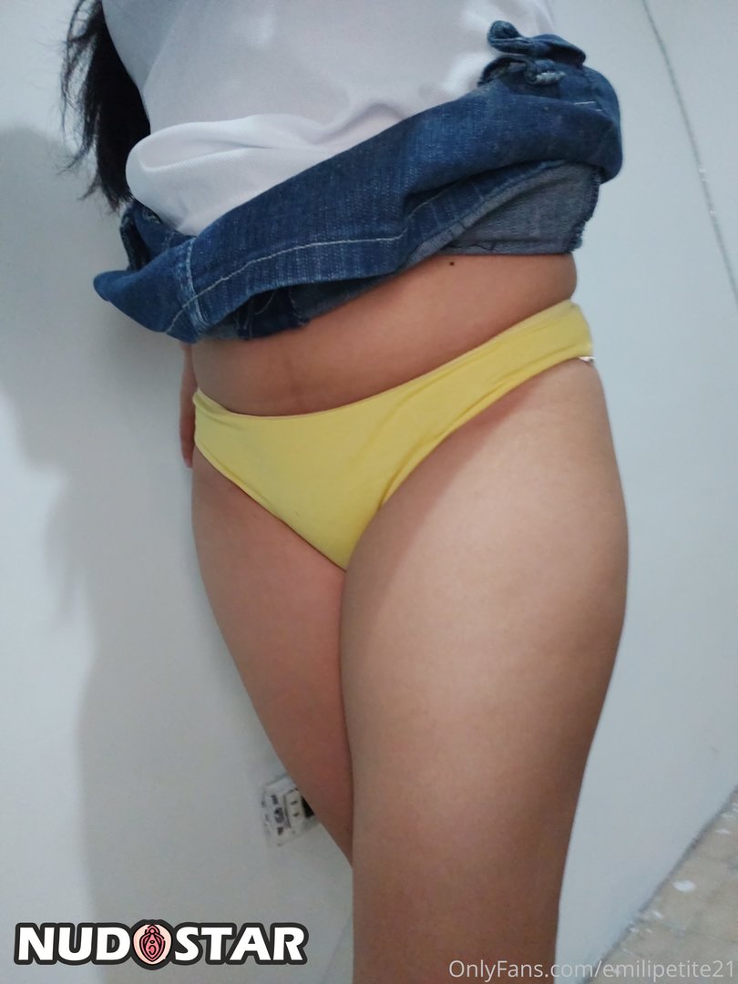Emilipetite Leaked Photo 15
