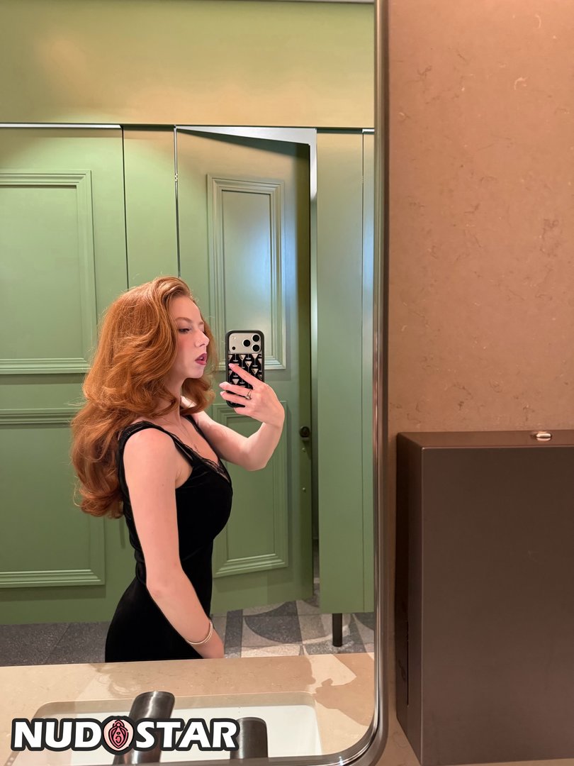 Francesca_Capaldi Leaked Photo 8
