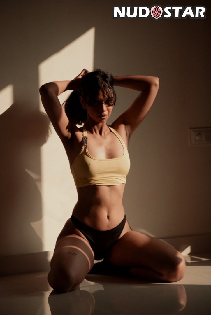 Thwishaa_Bose Leaked Photo 17