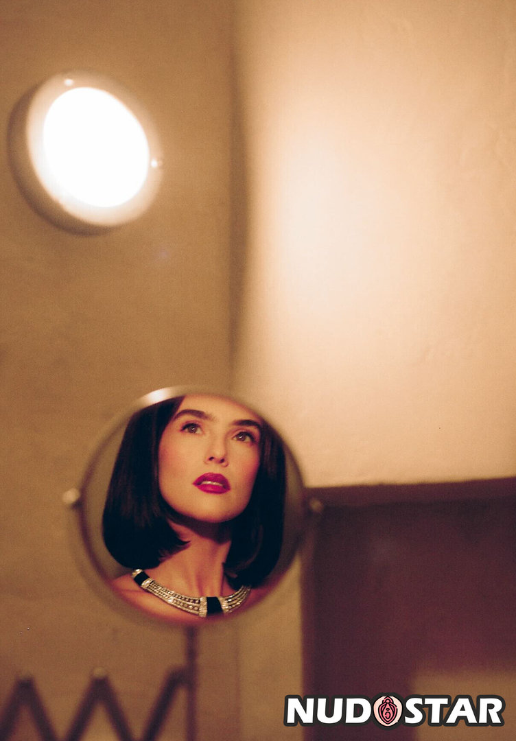 Zoey_Deutch Leaked Photo 15