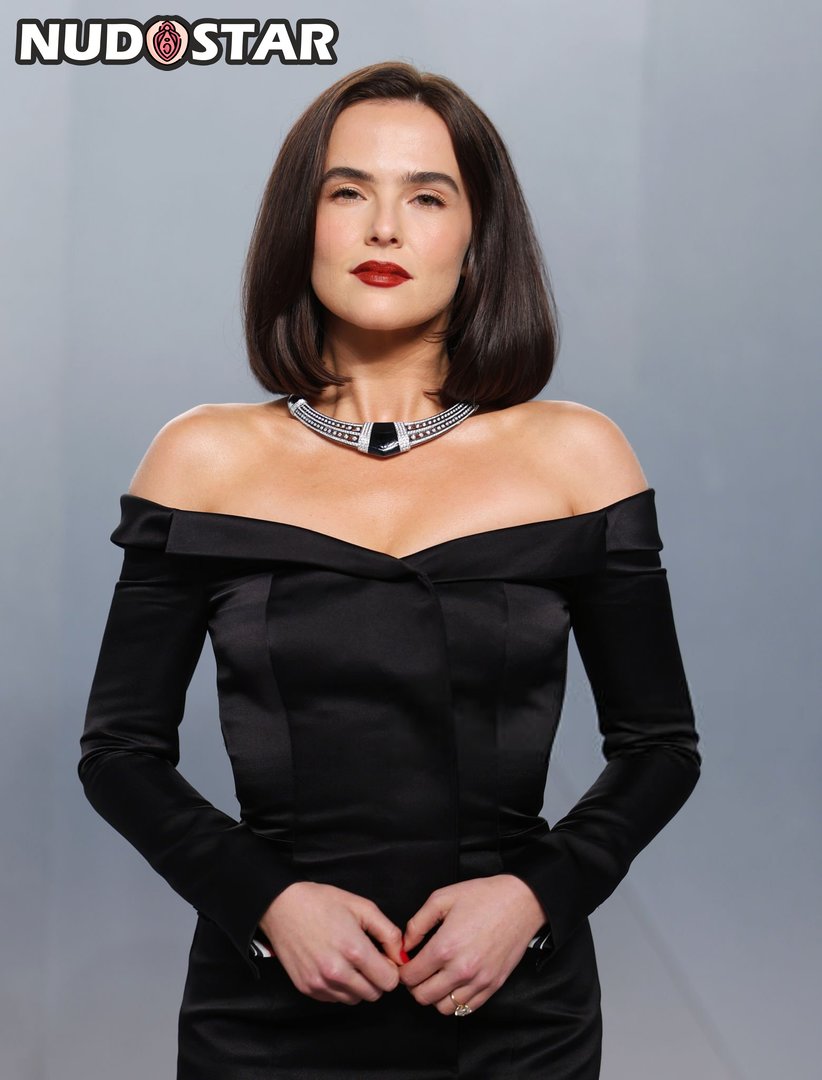 Zoey_Deutch Leaked Photo 19