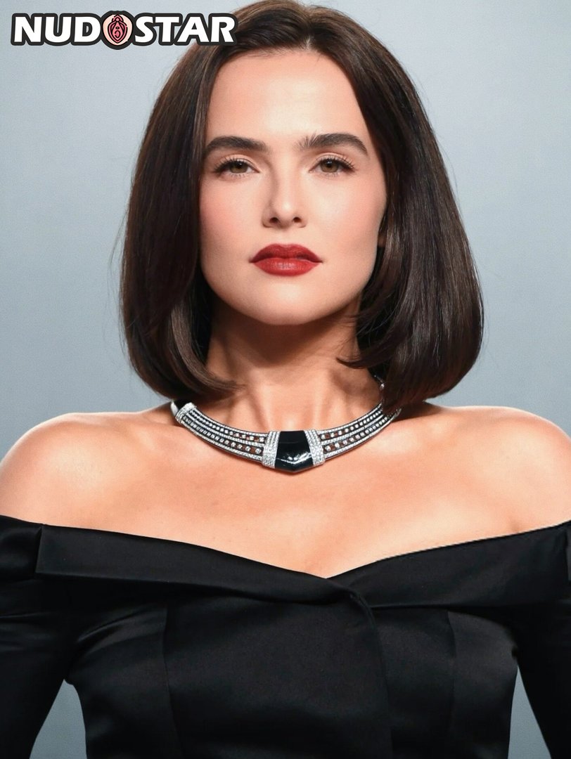Zoey_Deutch Leaked Photo 24