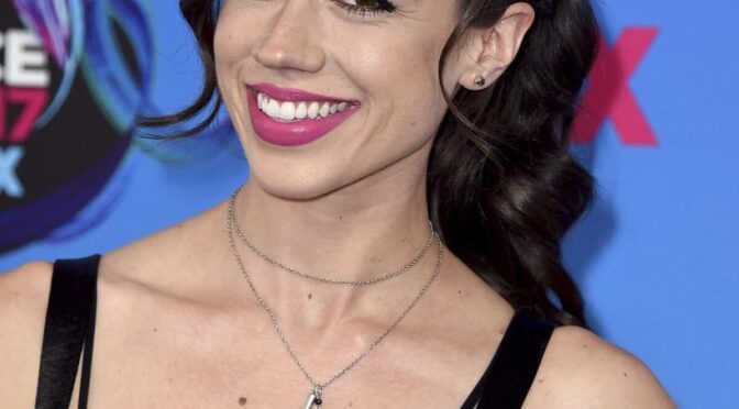 Colleen Ballinger Sexy Collection (18 Photos + Gif)