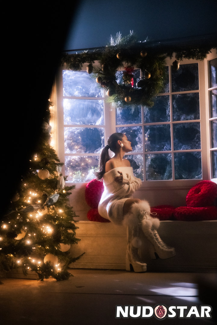 Ariana_Grande Leaked Photo 14