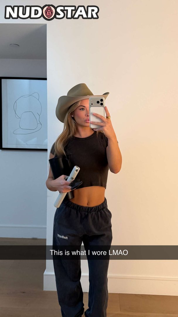 Emily_Elizabeth Leaked Photo 15