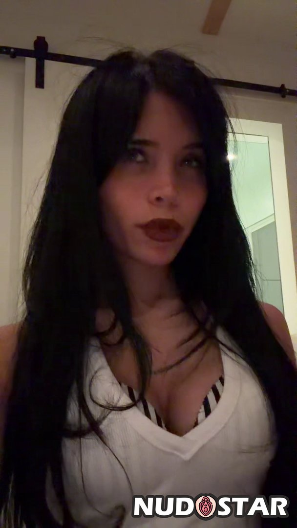 Nessa_Barrett Leaked Photo 20