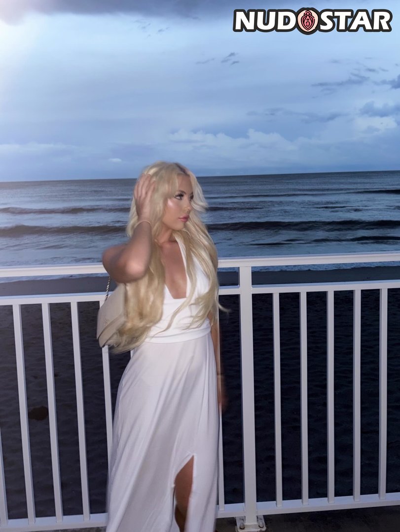 Sarah_Nicole Leaked Photo 17