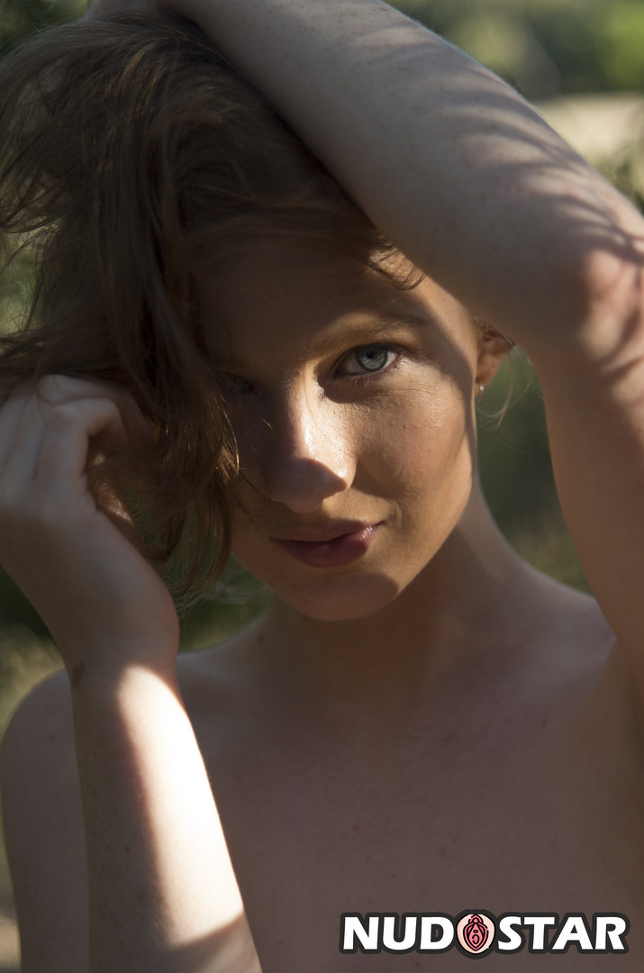 Charli_R_Holland Leaked Photo 3