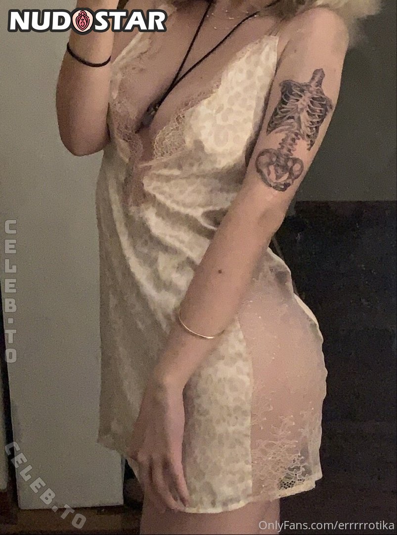 Errrrotika Leaked Photo 13