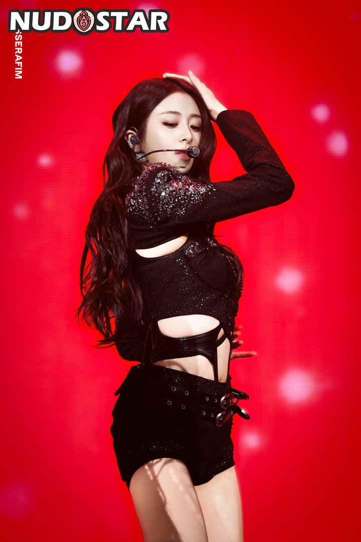 Huh_Yunjin Leaked Photo 1