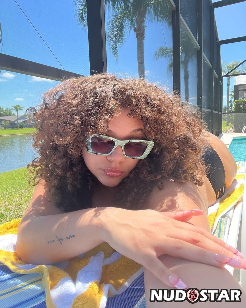 Khloe_Katera Leaked Photo 11