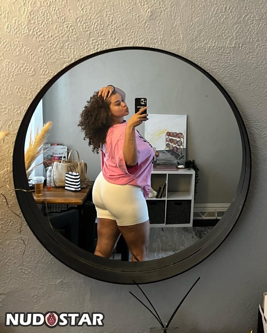 Khloe_Katera Leaked Photo 3