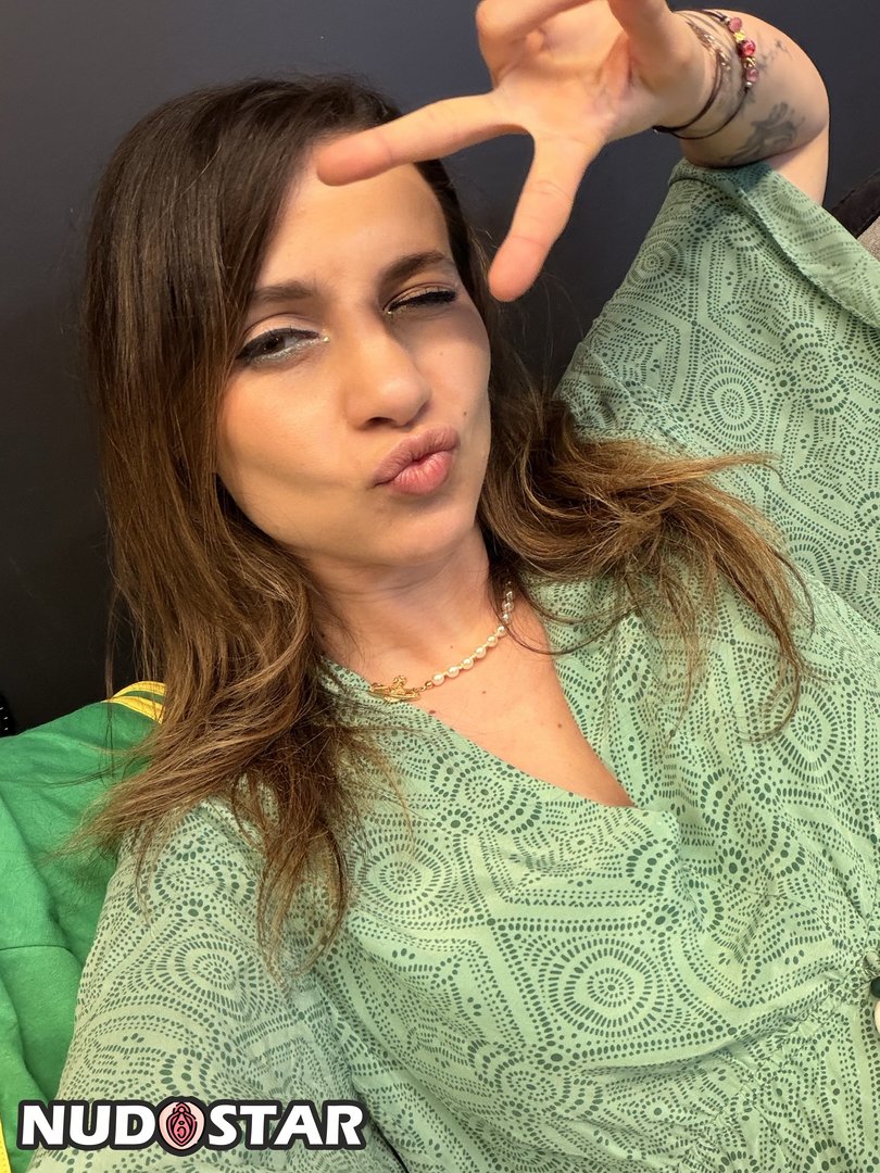 Laure_Valee Leaked Photo 11