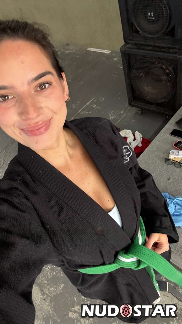 Natalie_Mariduena Leaked Photo 12